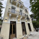 Eclairage de la façade d'une villa ancienne